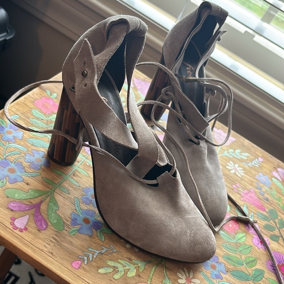 Free People unique round heel wrap shoes 38 - Picture 3 of 4